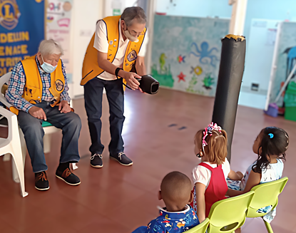 brigada salud visual  Gustavo Rueda y Carlos Hernández 